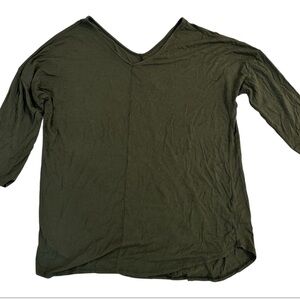 Tahari V-Neck Modal Top Size L Olive Green 3/4 Sleeve Pullover Stretch
